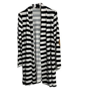 REB in J 220 Long Cardigan White and Black Large